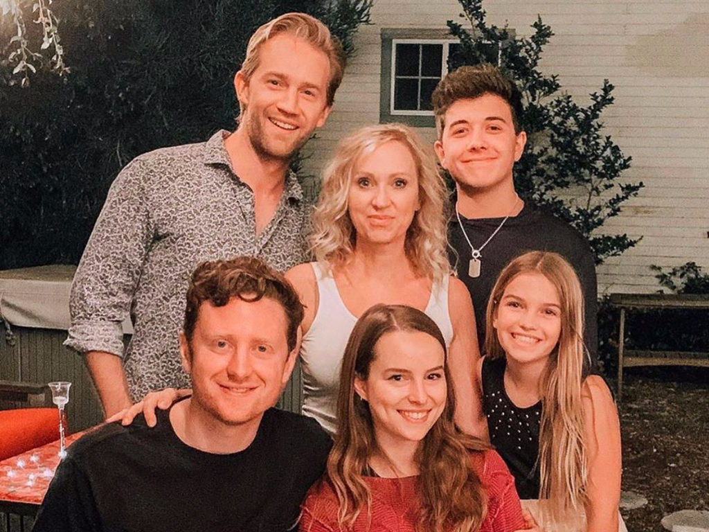 A reunion of the cast of Good Luck Charlie.