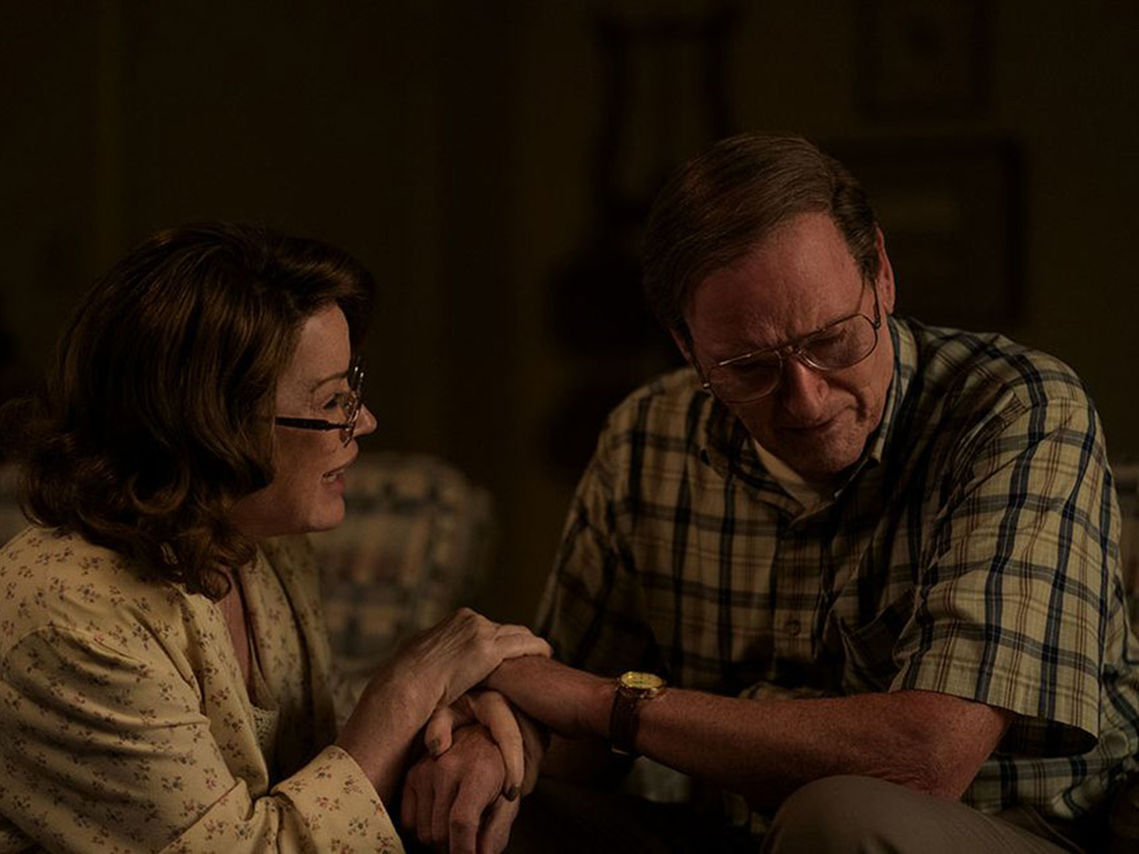 Jeffrey Dahmer’s parents Lionel and Joyce Dahmer as portrayed in the Netflix series.