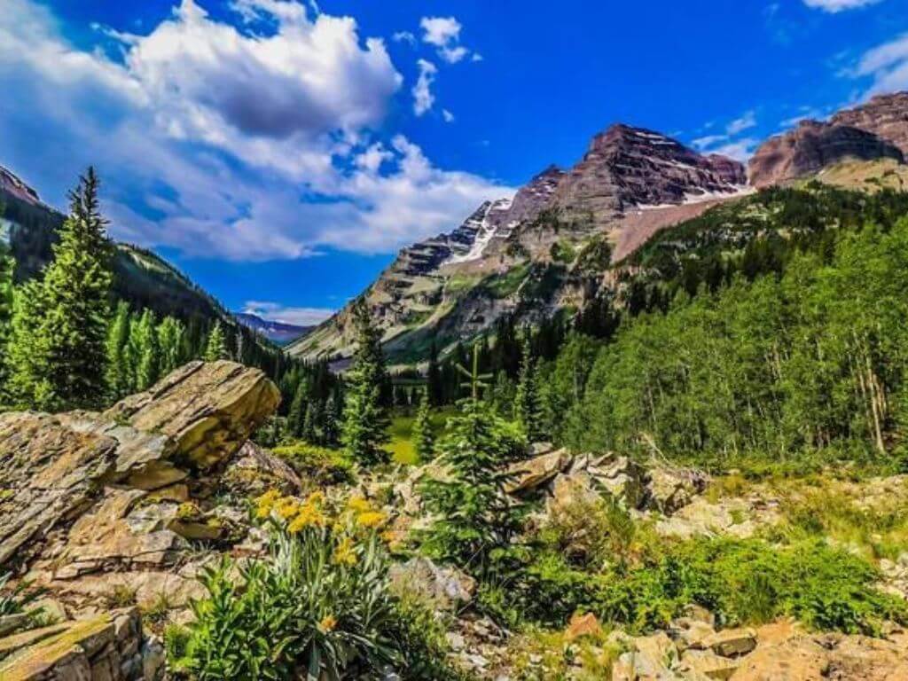 Aspen, Colorado, is a stunning mountain town 