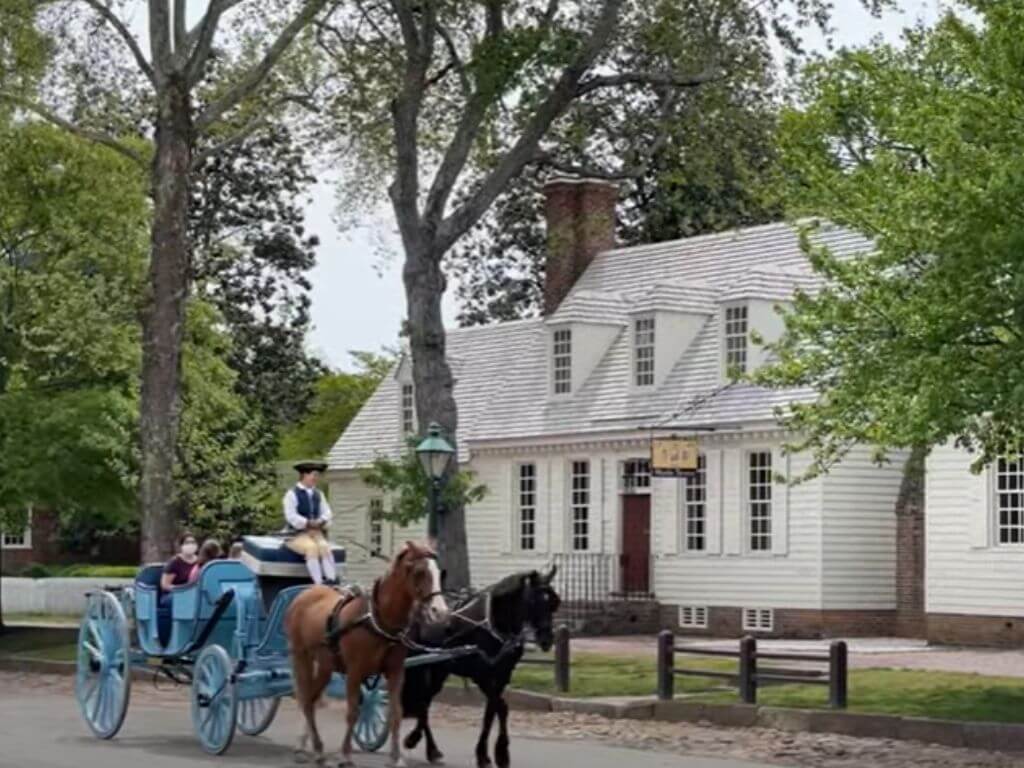 A horsedrawn carriage in Williamsburg, Virginia 