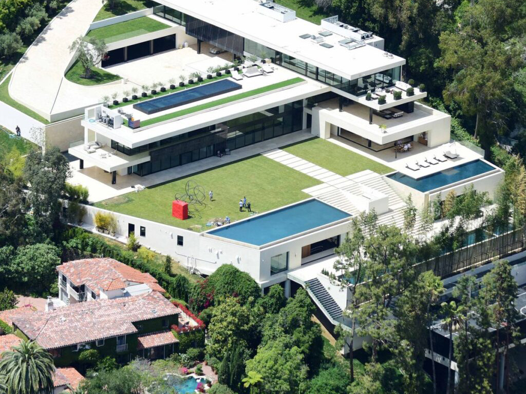 Jay-Z And Beyoncé's massive mansion