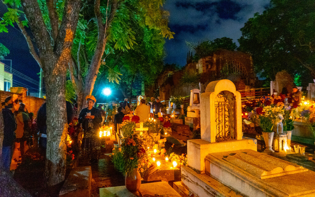 Día de los Muertos ceremony